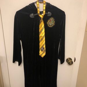 Child’s Harry Potter costume (L)
